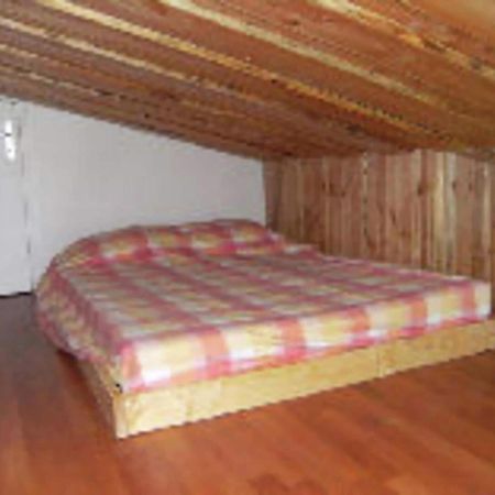Cosy Holiday Home With Garden In Walscheid Екстериор снимка