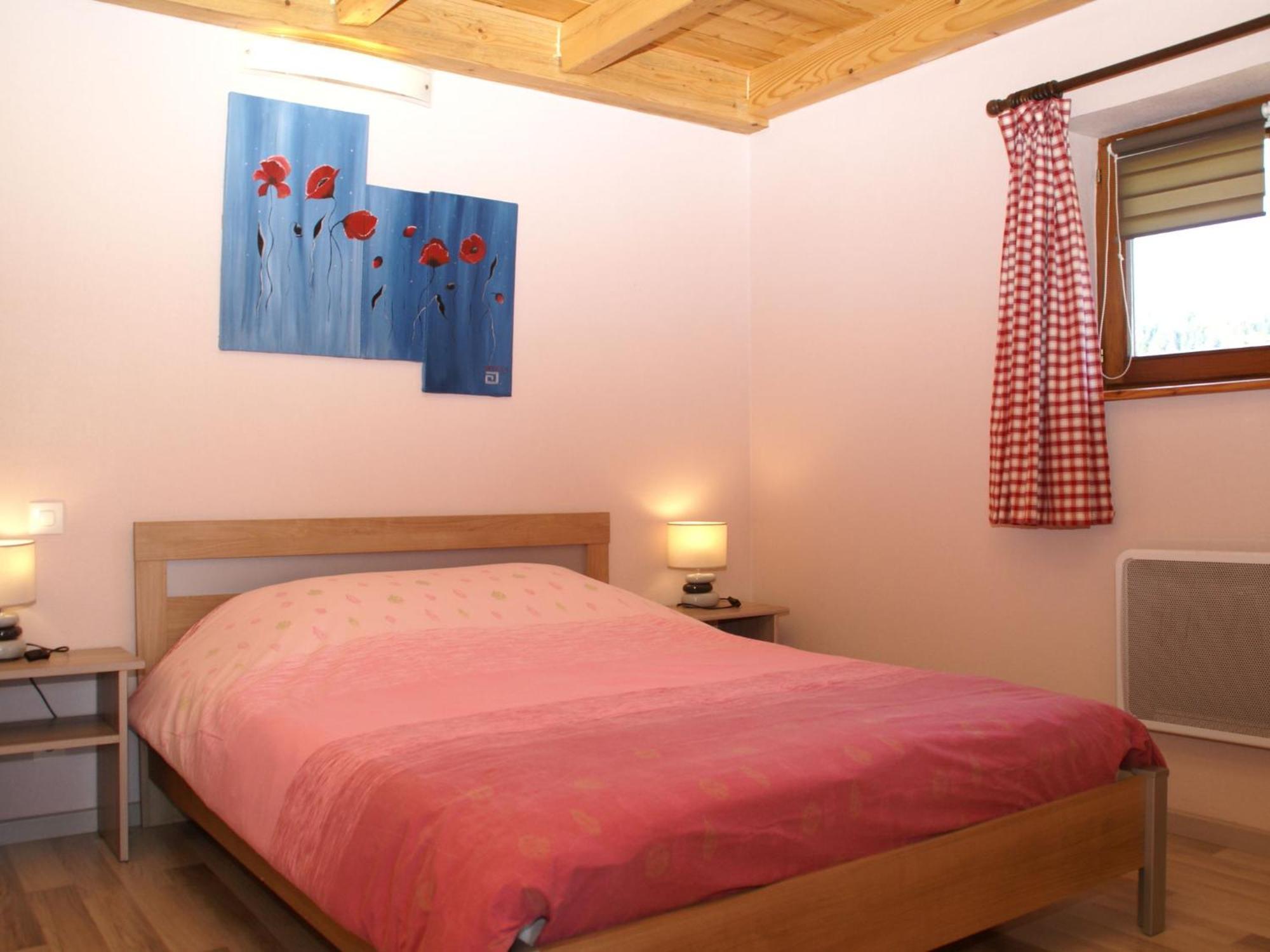 Cosy Holiday Home With Garden In Walscheid Екстериор снимка