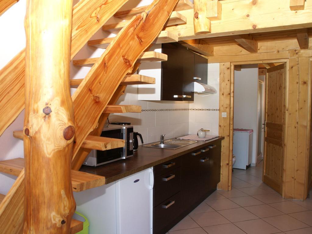 Cosy Holiday Home With Garden In Walscheid Екстериор снимка