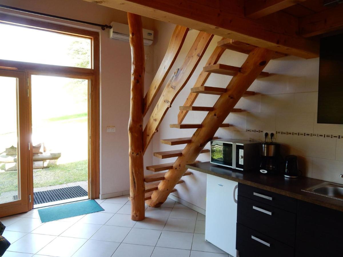 Cosy Holiday Home With Garden In Walscheid Екстериор снимка