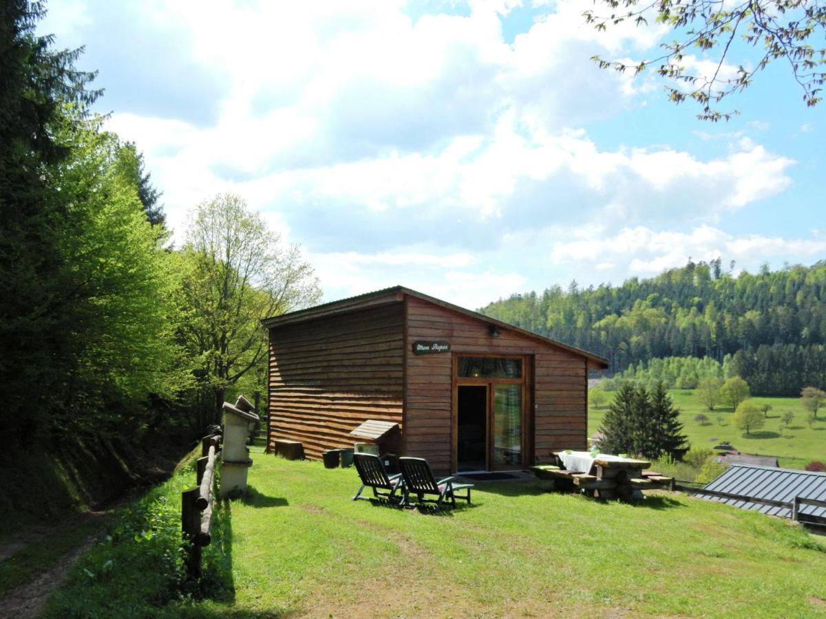 Cosy Holiday Home With Garden In Walscheid Екстериор снимка