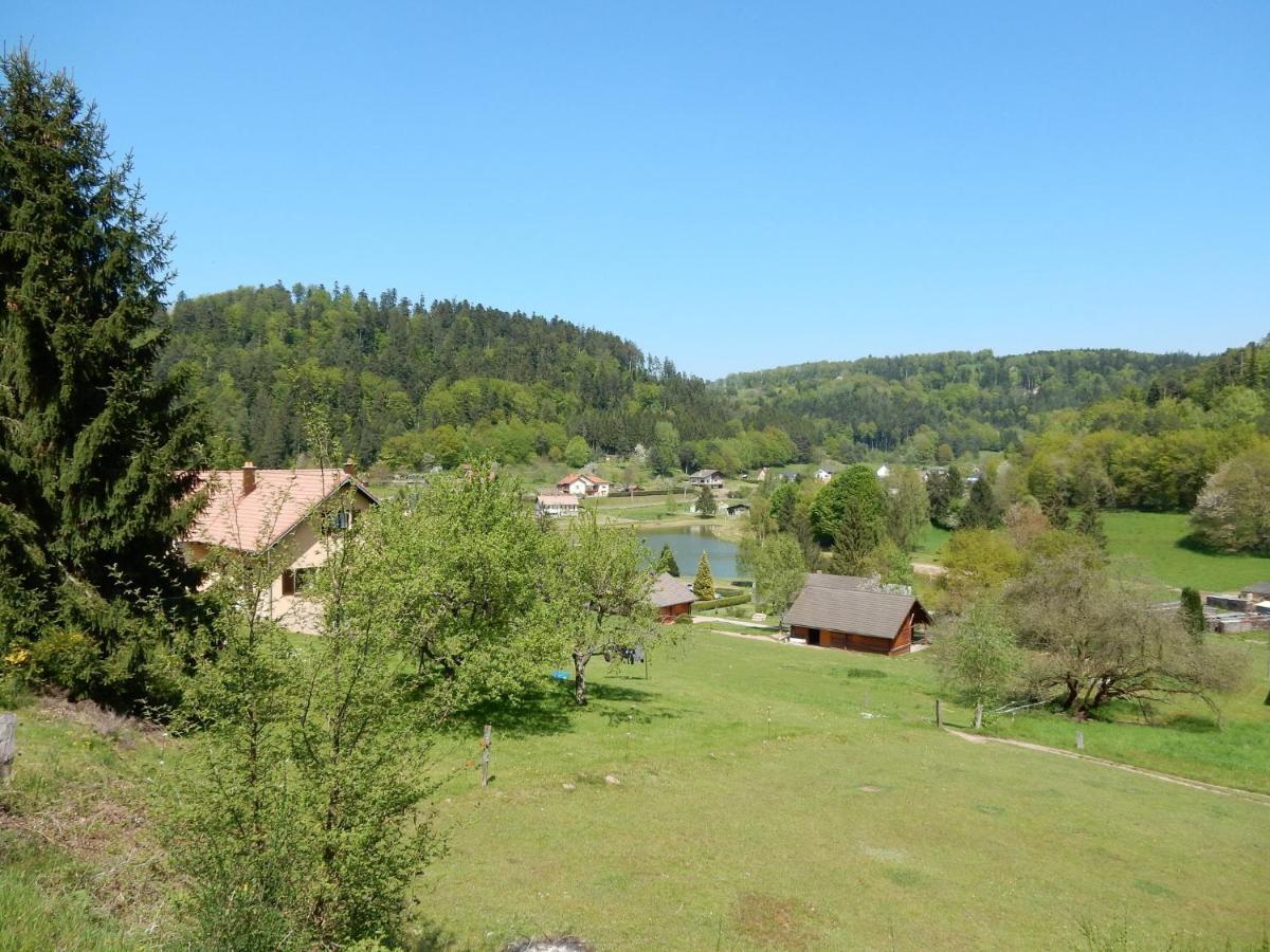 Cosy Holiday Home With Garden In Walscheid Екстериор снимка