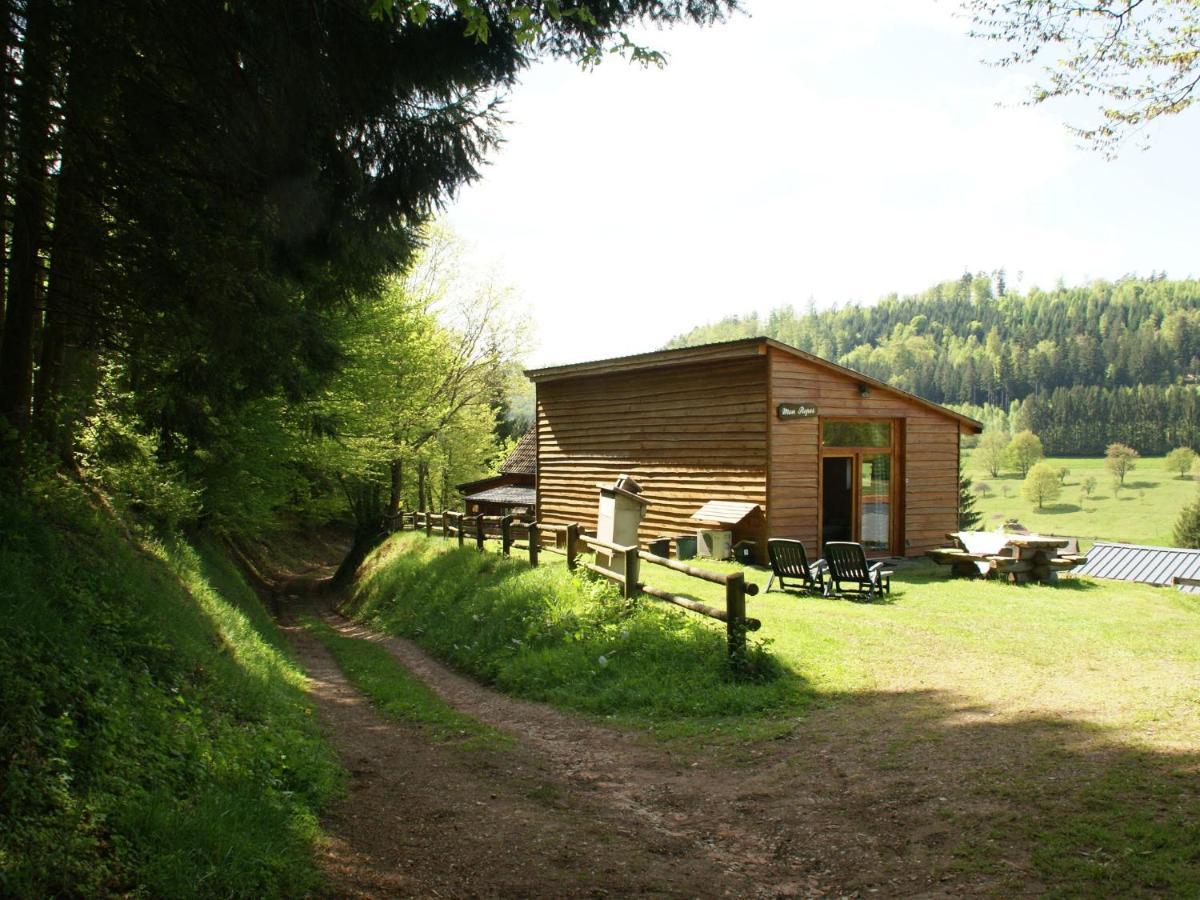 Cosy Holiday Home With Garden In Walscheid Екстериор снимка
