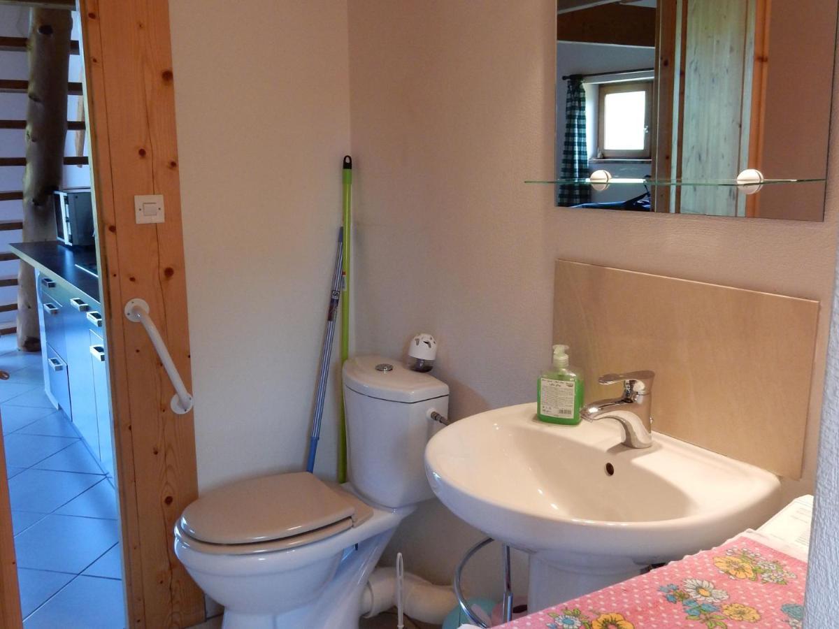 Cosy Holiday Home With Garden In Walscheid Екстериор снимка