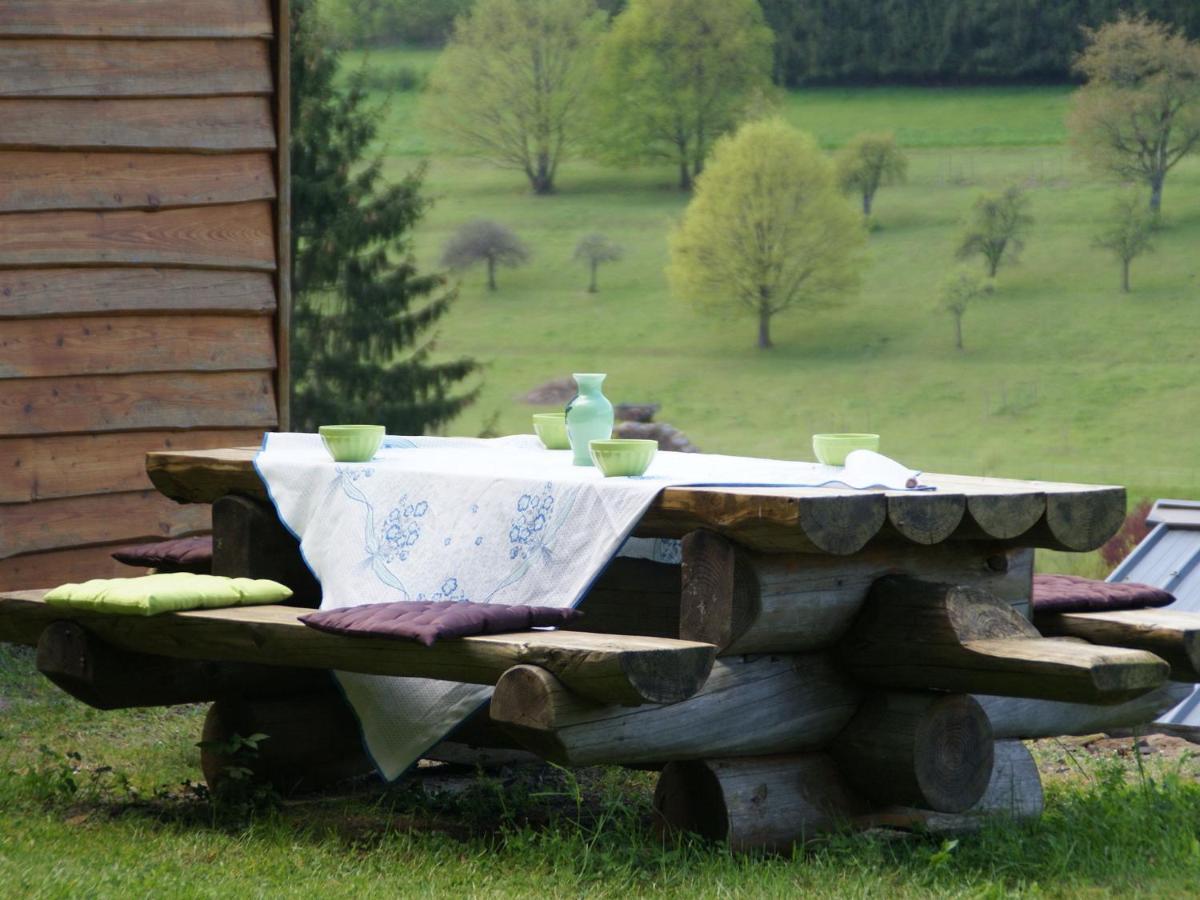 Cosy Holiday Home With Garden In Walscheid Екстериор снимка